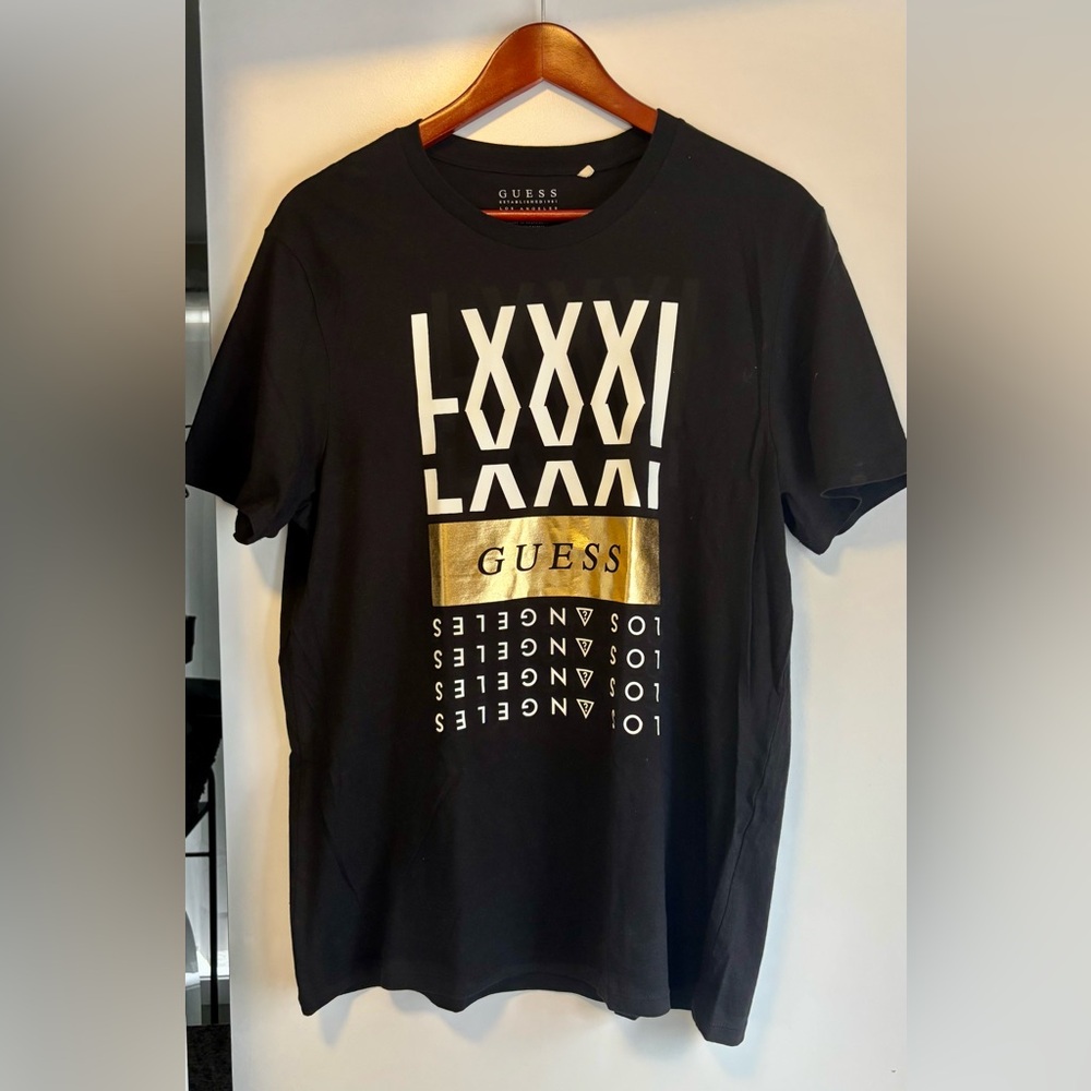 Men’s GUESS Los Angeles Black Tee with Gold and White Graphic size large